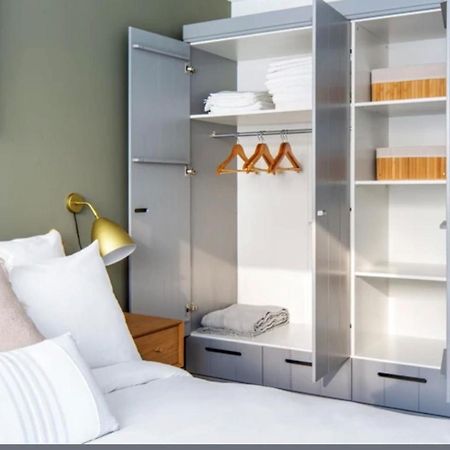 פריז Bright 1Bedroom Apartment Centrally Located With Most Beautiful Views From Seine At 10 Minutes Walking From Beaugrenelle Shopping Mall And Eiffel Tower מראה חיצוני תמונה