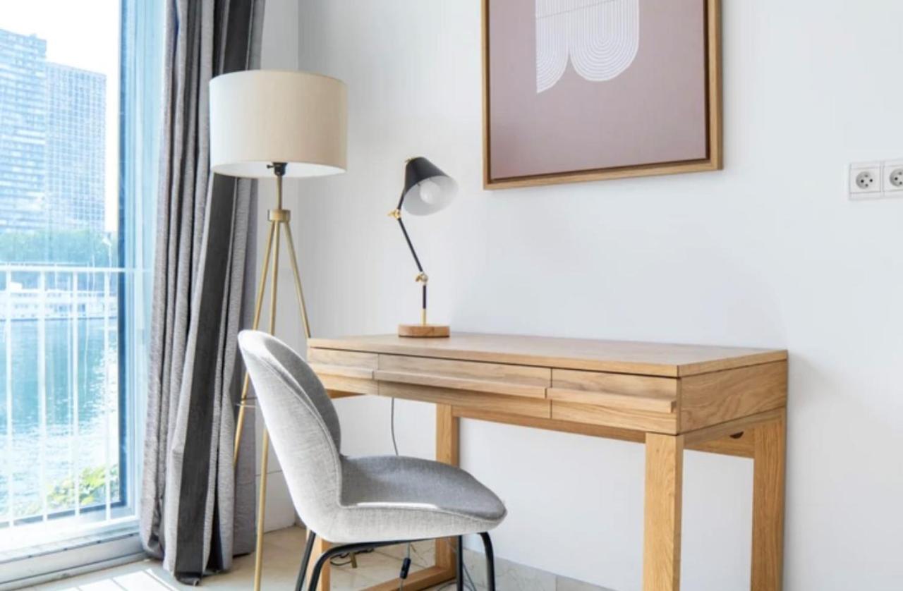 פריז Bright 1Bedroom Apartment Centrally Located With Most Beautiful Views From Seine At 10 Minutes Walking From Beaugrenelle Shopping Mall And Eiffel Tower מראה חיצוני תמונה